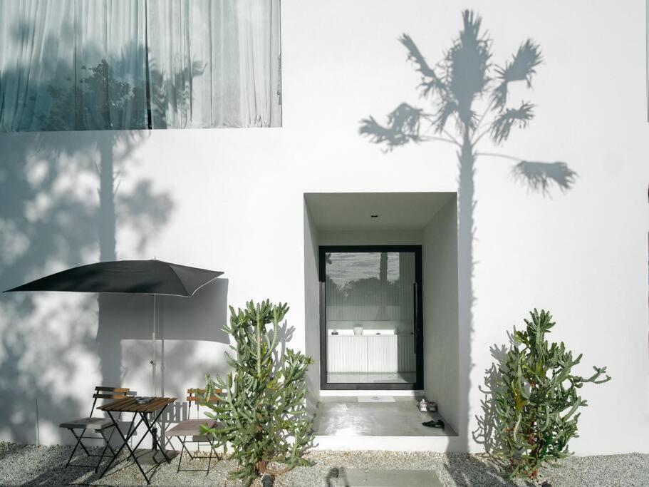 Her Huahin Pool Villa Екстериор снимка